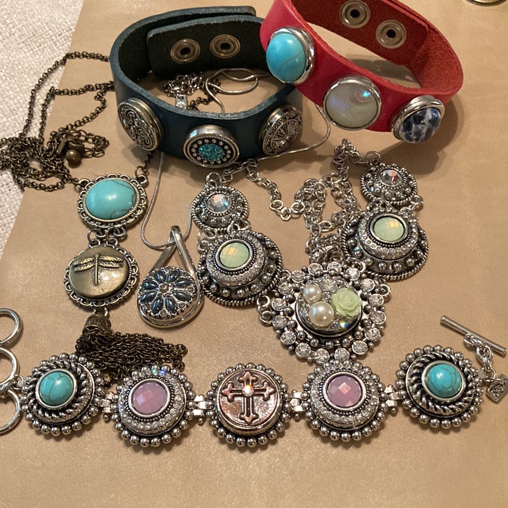 Ginger Snaps lot—3 necklaces, 3 bracelets, 30 snaps, NWOT